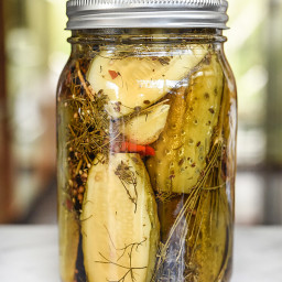 Homemade Spicy Garlic Dill Pickles Recipe