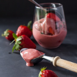 homemade-strawberry-icecream-1627852.jpg