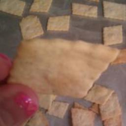homemade-wheat-thin-crackers-3.jpg