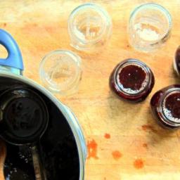 Honey-sweetened Pectin-Free Strawberry Jam - pressure cooker recipe