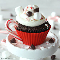 Hot Chocolate Cupcakes with Marshmallow Buttercream
