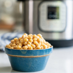 How to Cook Chickpeas in an Instant Pot (Pressure Cooker Chickpeas)