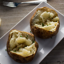 How to Cook Perfectly Fluffy Baked Potatoes (Restaurant Style)