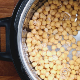 How to Cook Tender Instant Pot Chickpeas (Soak vs. No Soak Experiment)