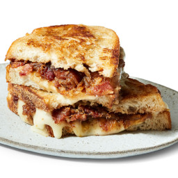How to Eat Grilled Cheese Like a Grown-Up