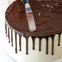 How to Make a Chocolate Drip Cake