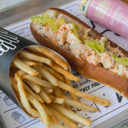 How To Make A (Legit) Vegan Lobster Roll For Your Summer Bash