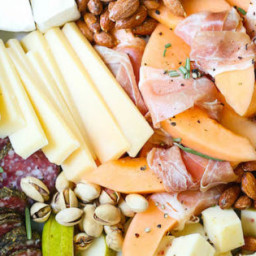 How to Make a Meat and Cheese Board