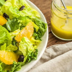 How to Make an Oil and Vinegar Salad Dressing