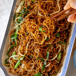 How to Make Cantonese Soy Sauce Fried Noodle