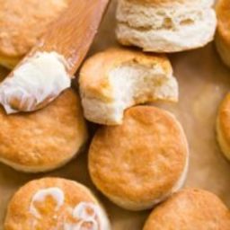 How To Make Easy Buttermilk Biscuits
