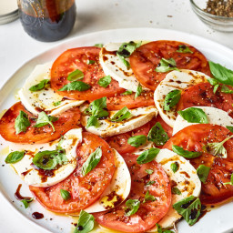 How To Make Easy Caprese Salad with Balsamic Glaze