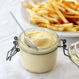 How to Make Easy Homemade Mayonnaise