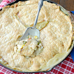 HOW TO MAKE EASY ONE SKILLET CHICKEN POT PIE