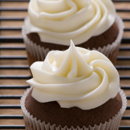 How to Make Frosting without Powdered Sugar (The Best Creamy Vanilla Icing 