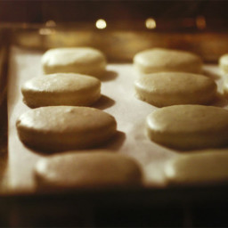how-to-make-macarons-recipe-1908838.jpg