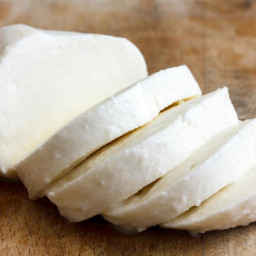 How to Make Mozzarella Cheese With Just 5 Ingredients