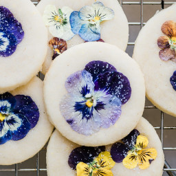 How to Make Pansy Topped Shortbread Cookies • so easy!
