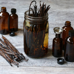 How To Make The Best Homemade Vanilla Extract