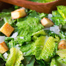 How To Make the Ultimate Classic Caesar Salad
