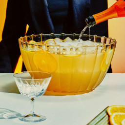 How to Use Citrus and Cinnamon to Make a Warming Holiday Punch