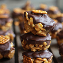 (Idiot Proof) Snickerdoodle Peanut Butter Chocolate Chex Mix Bars
