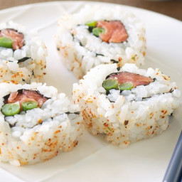 Inside-out smoked salmon and green bean rolls