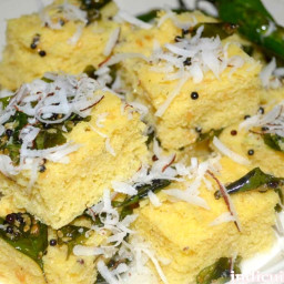 Instant Khaman Dhokla Recipe - How to make dhokla recipe in microwave