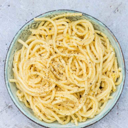 Instant Pot Cheesy Garlic Butter Spaghetti {Dump and Start, Vegetarian}
