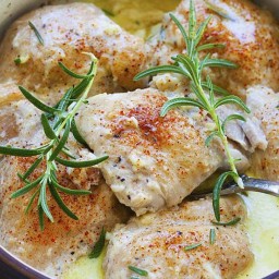 Instant Pot Creamy Garlic Chicken Thighs Recipe