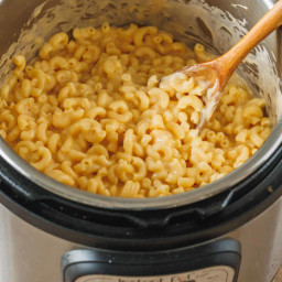 Instant Pot Mac and Cheese (VIDEO)