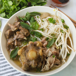 Instant Pot Oxtail Beef Pho (Pho Duoi Bo)