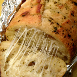Irresistible Cheesy Pesto Bread