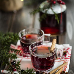 italian-style-hot-spiced-wine-a-warming-festive-winter-drink-1843008.jpg