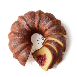 jelly-doughnut-bundt-cake-1479728.jpg