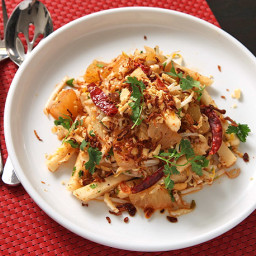 Jicama and Pomelo Salad with Spicy Thai Dressing (Vegan)