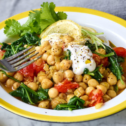 Joe Wicks’ vegan chickpea curry with tomato and spinach