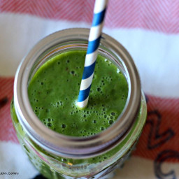 Kale Apple and Banana Smoothie