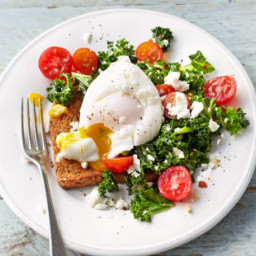 Kale, tomato and poached egg on toast