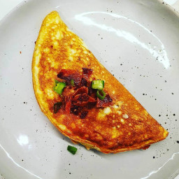 Keto Smoked Cheddar & Bacon Omelette