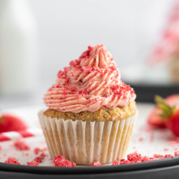 keto-strawberry-cupcakes-19a9b3-0a01001e315e5185a2f3ca4b.jpg