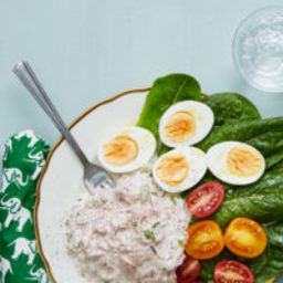 Keto tuna salad with boiled eggs