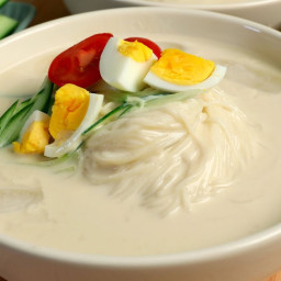 kongguksu-cold-soy-milk-noodle-7f7a52.jpg