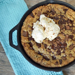 Lady's Chocolate Chip Skillet Cookie
