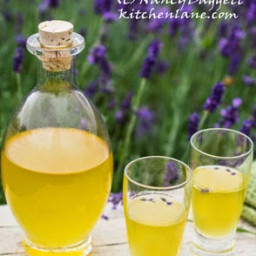 lavender-infused-limoncello-2739264.jpg