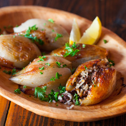 Lebanese Roasted Stuffed Onions