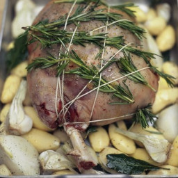 Leg of lamb stuffed with olives, bread, pine nuts and herbs (Cosciotto d'ag