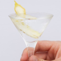 lemon-and-vodka-martinis-2611346.jpg