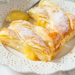 lemon-cream-cheese-puff-pastry-braid-2020268.jpg