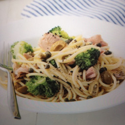 Lemon Spaghetti with Tuna and Broccoli